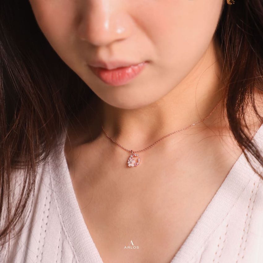 L'amour 優雅小花月亮頸鏈 (玫瑰金)
