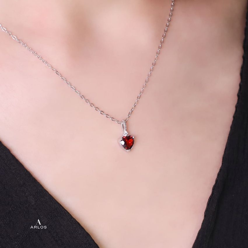 La Joie 石榴石心型頸鏈 (白金色)