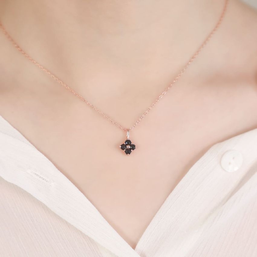 La Joie 尖晶石四葉草頸鏈 (玫瑰金)