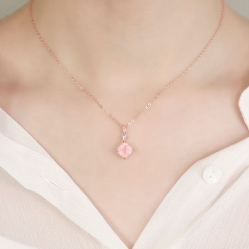 La Joie 個性粉晶頸鏈 (玫瑰金)