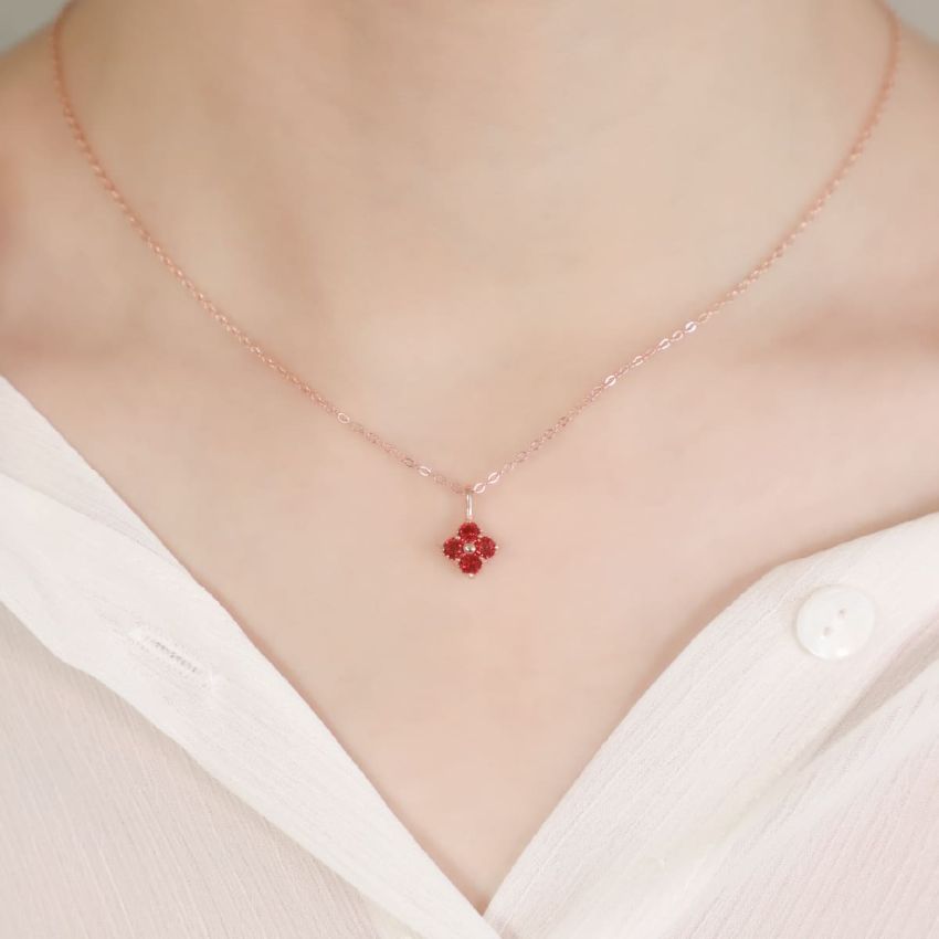 La Joie 石榴石四葉草頸鏈 (玫瑰金)