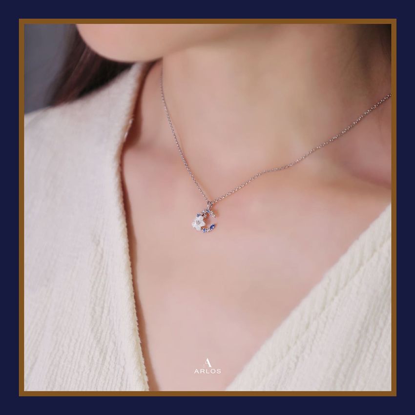 L'amour 優雅小花月亮頸鏈 (白金色)