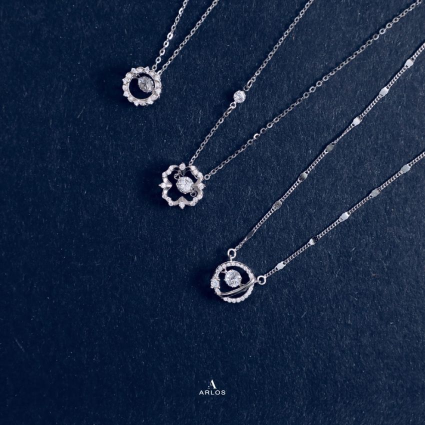 閃爍四葉草跳動頸鏈 (白金色)