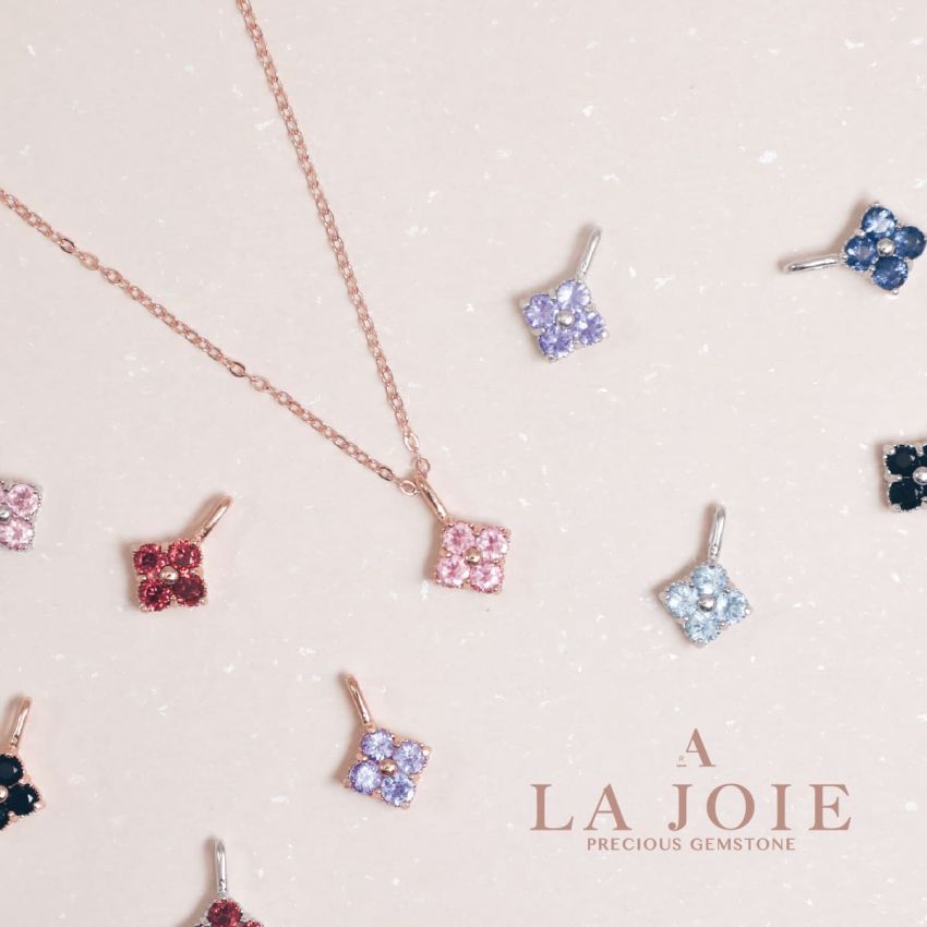 La Joie 尖晶石四葉草頸鏈 (白金色)