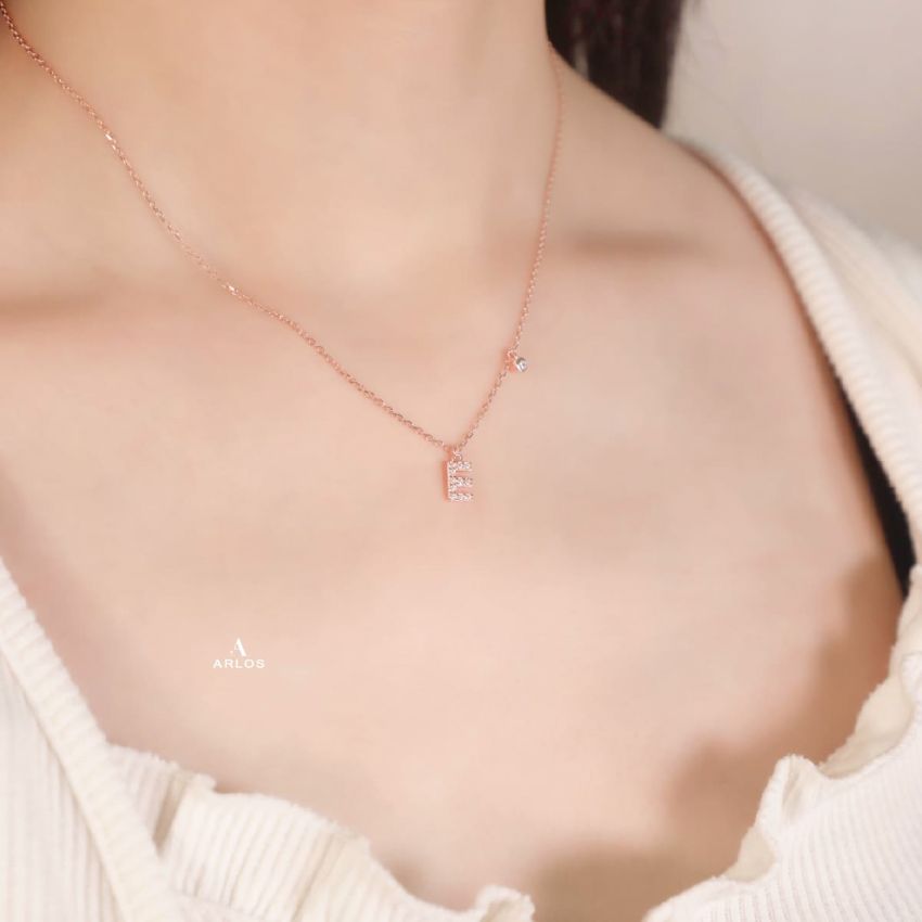 Trésor 字母 [ E ] 頸鏈 (玫瑰金)