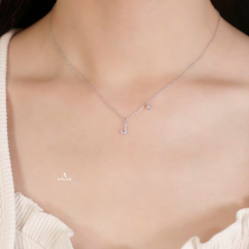 Trésor 字母 [ J ] 頸鏈 (白金色)