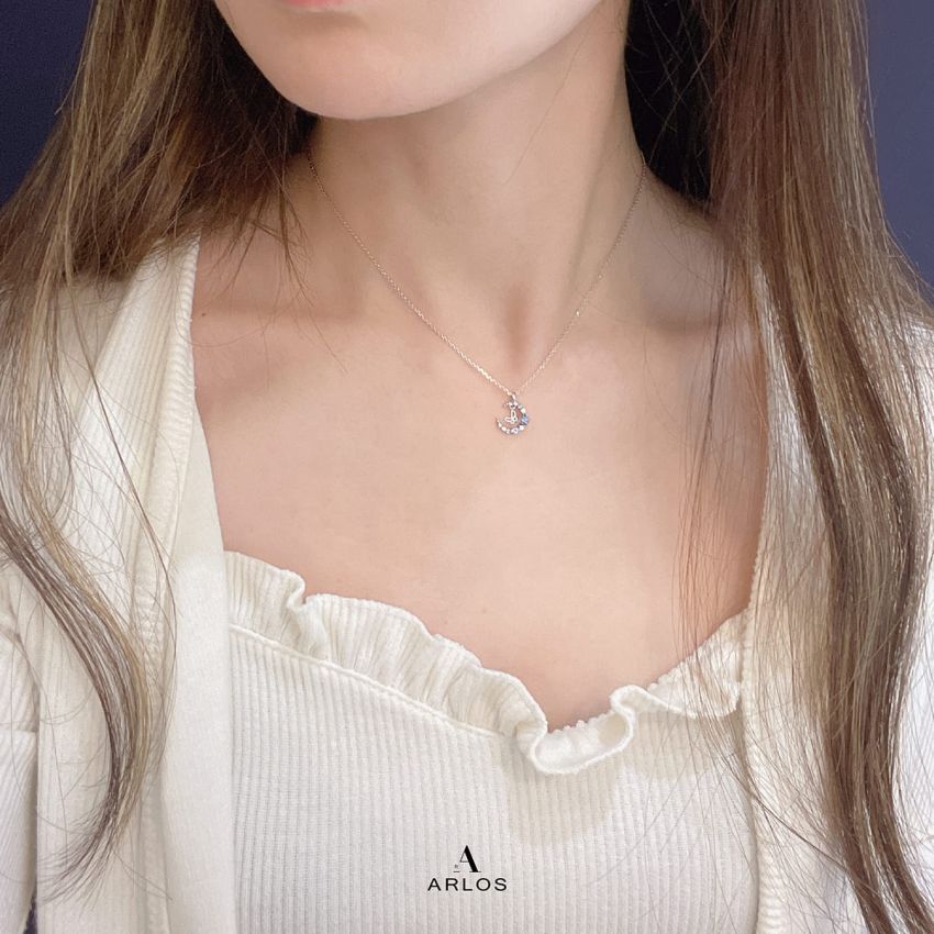 L'amour 優雅月亮蝴蝶頸鏈 (白金色)