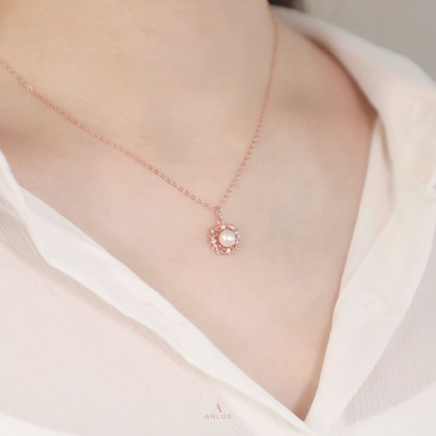 La Joie 橄欖花圈珍珠頸鏈 (玫瑰金)