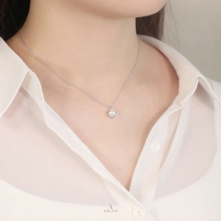 L'amour 優雅珍珠頸鏈 (白金色)