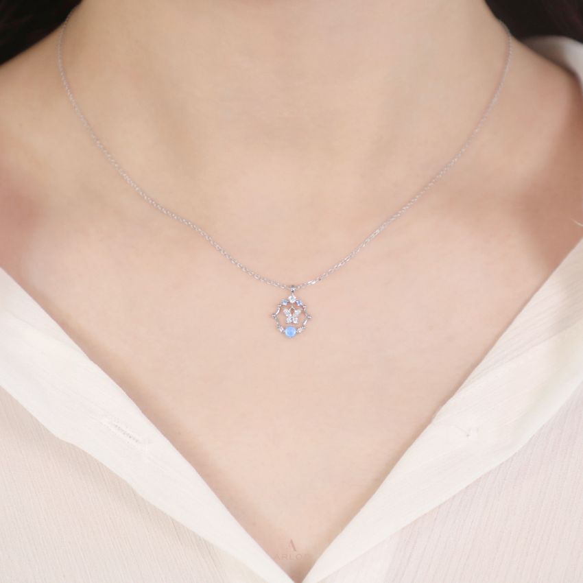 L'amour 氣質皇室蝴蝶頸鏈 (白金色)