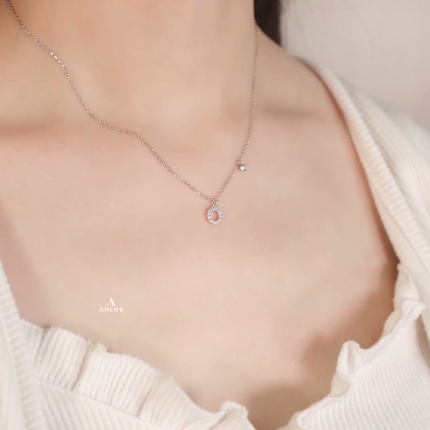 Trésor 字母 [ O ] 頸鏈 (白金色)