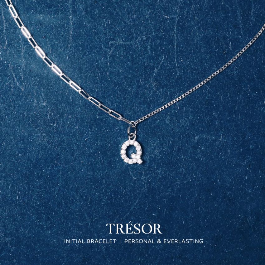 Trésor 字母 [ Q ] 手鏈 (白金色)