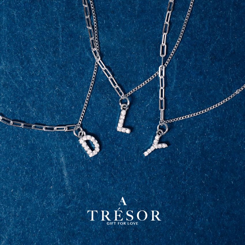 Trésor 字母 [ D ] 手鏈 (白金色)