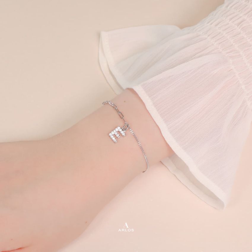 Trésor 字母 [ E ] 手鏈 (白金色)