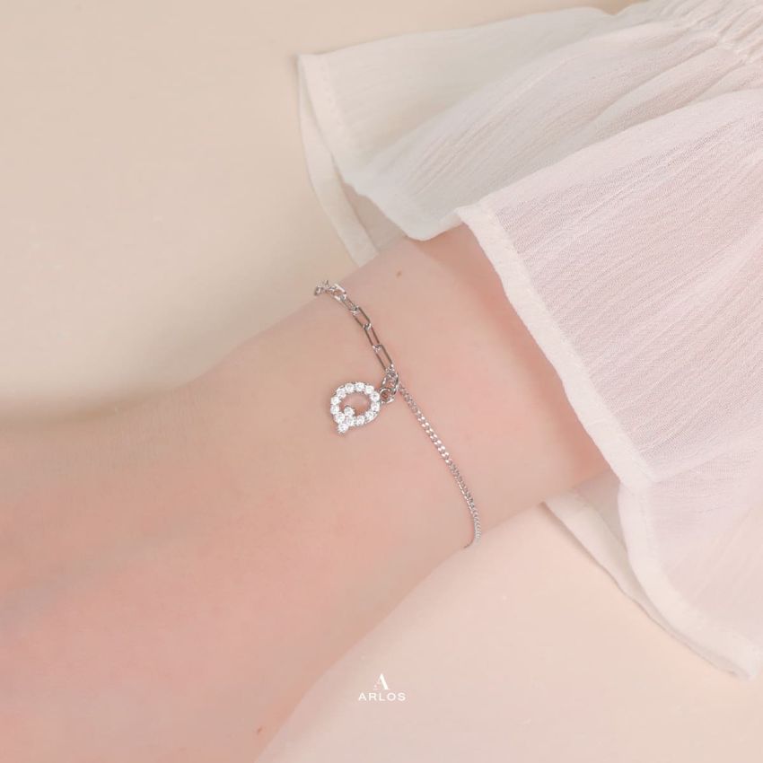 Trésor 字母 [ Q ] 手鏈 (白金色)