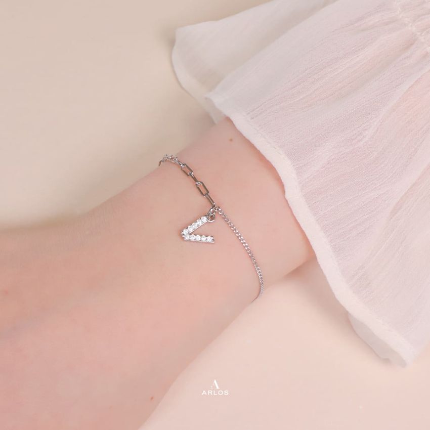 Trésor 字母 [ V ] 手鏈 (白金色)