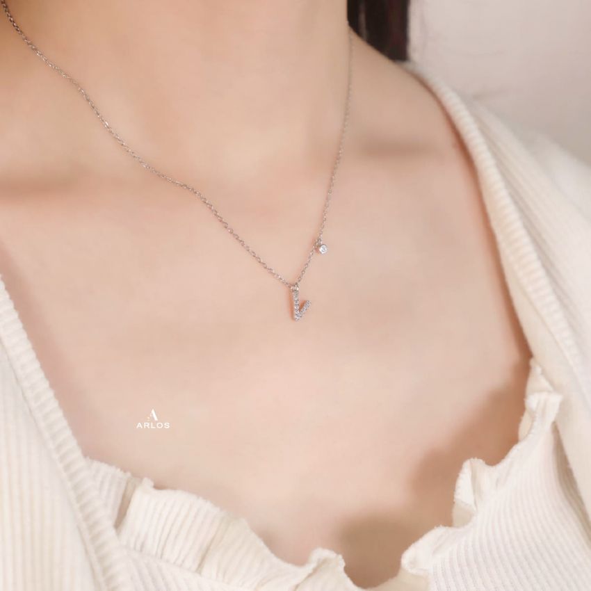 Trésor 字母 [ V ] 頸鏈 (白金色)